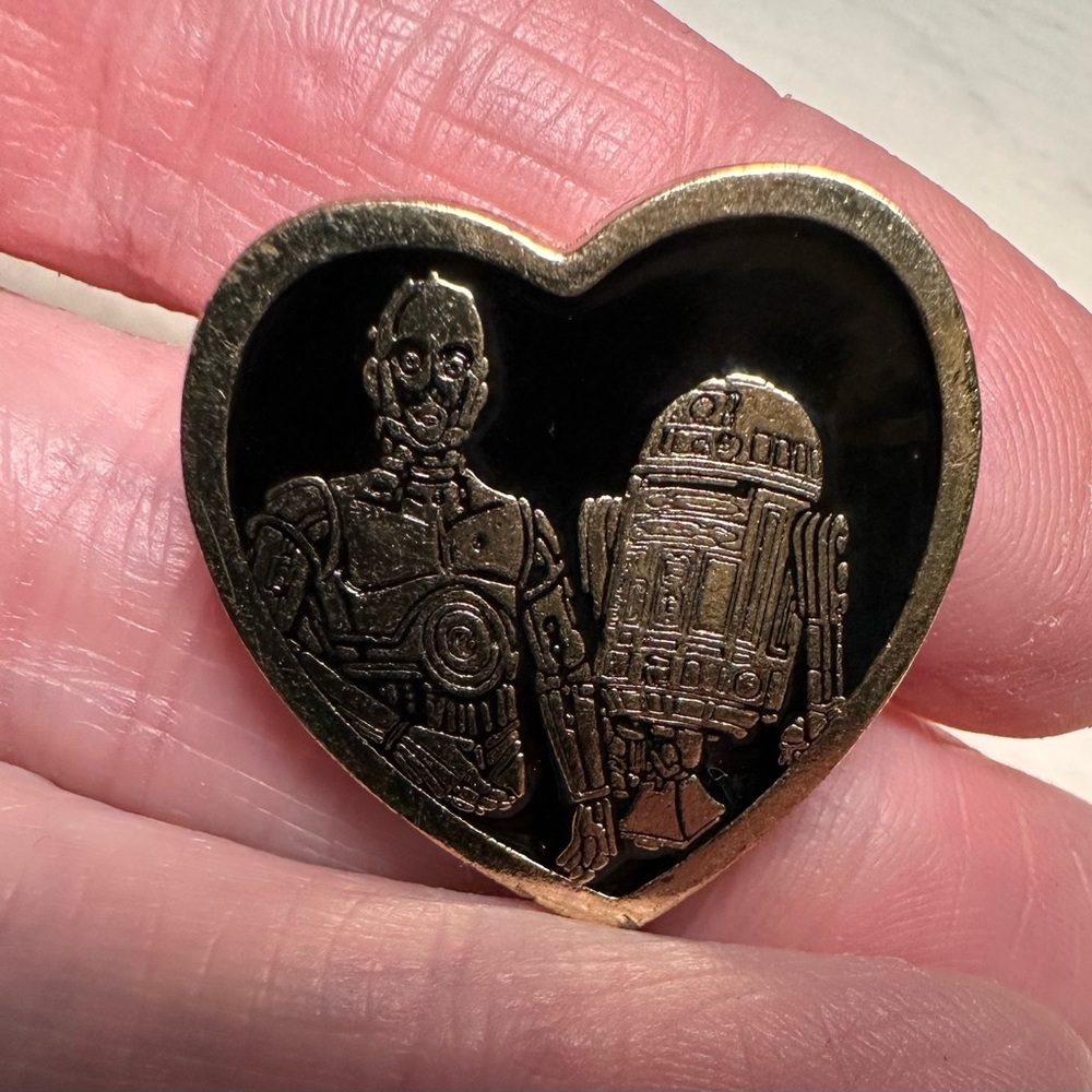 Star Wars C-3PO & R2D2 Heart-Shaped Pin from Variety